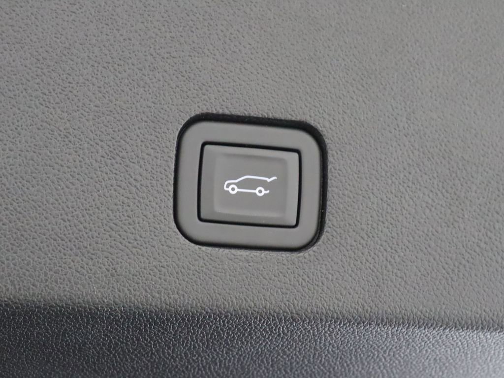 Used 2024 Cadillac XT6 Luxury AWD/4WD image 42