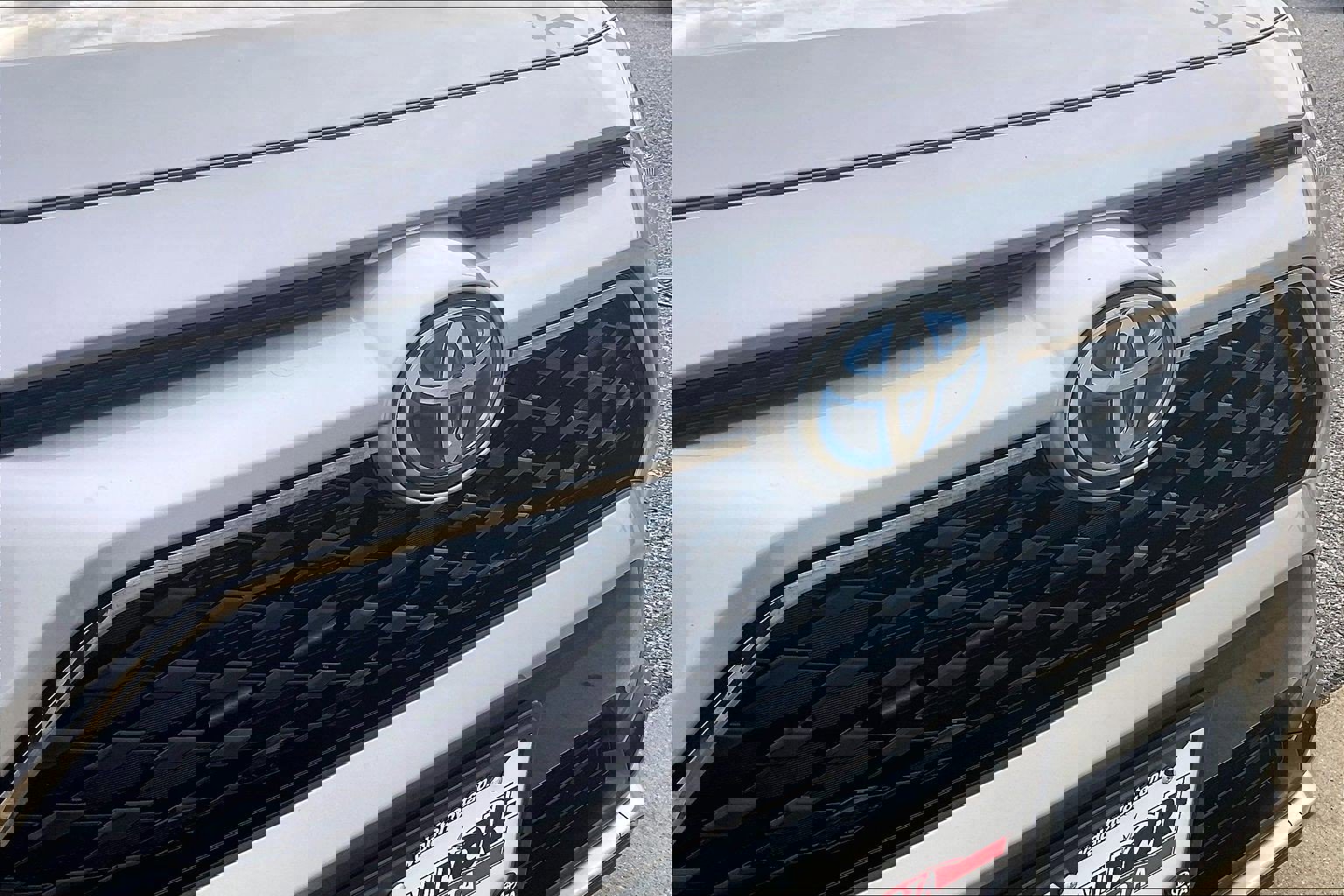 Used 2023 Toyota RAV4 SE image 35