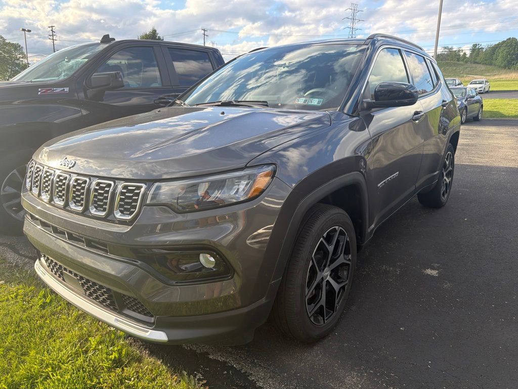 Used 2024 Jeep Compass Limited w/ Sun and Sound Group AWD/4WD image 9