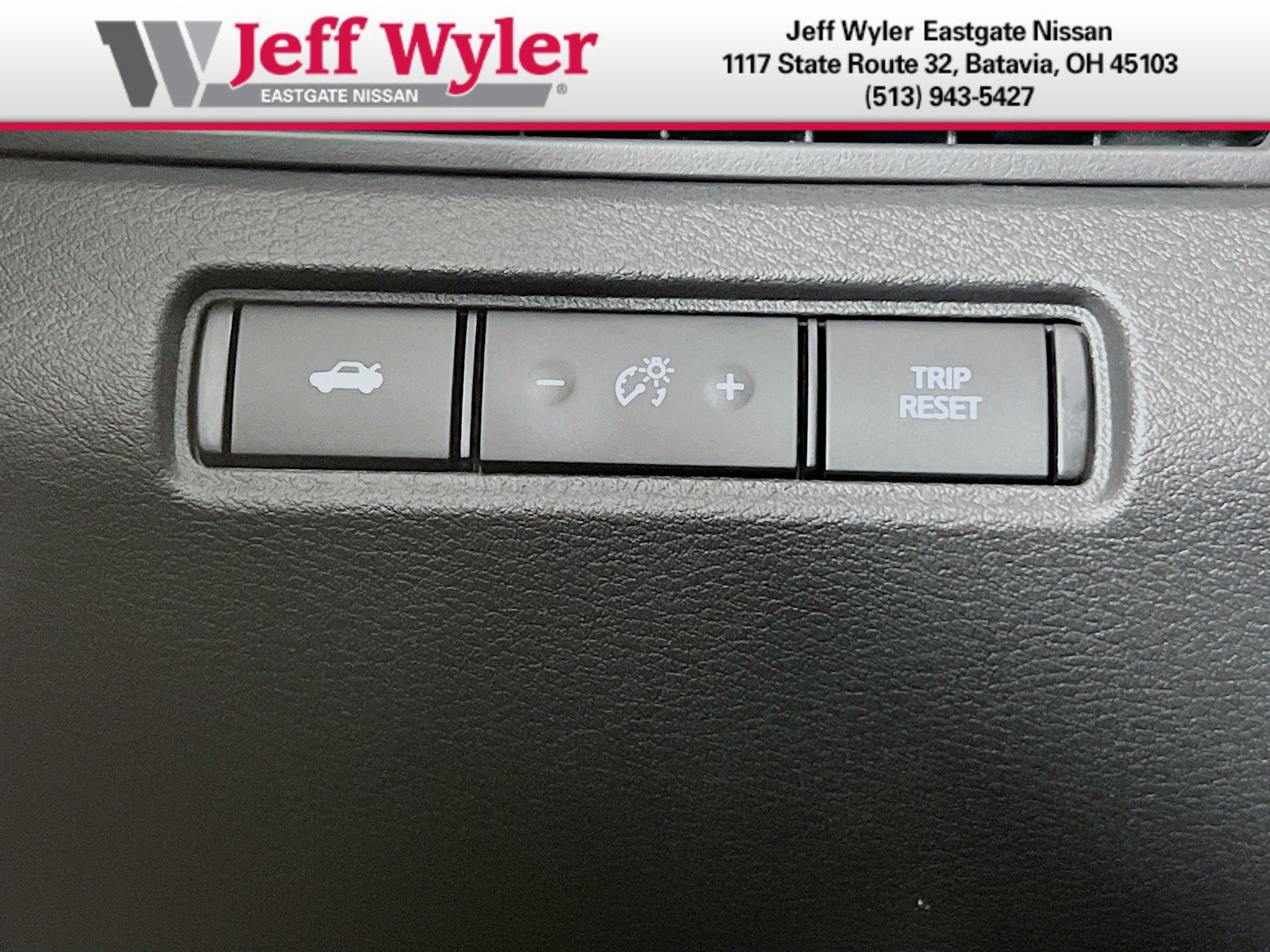 New 2025 Nissan Altima 2.5 SR FWD image 13