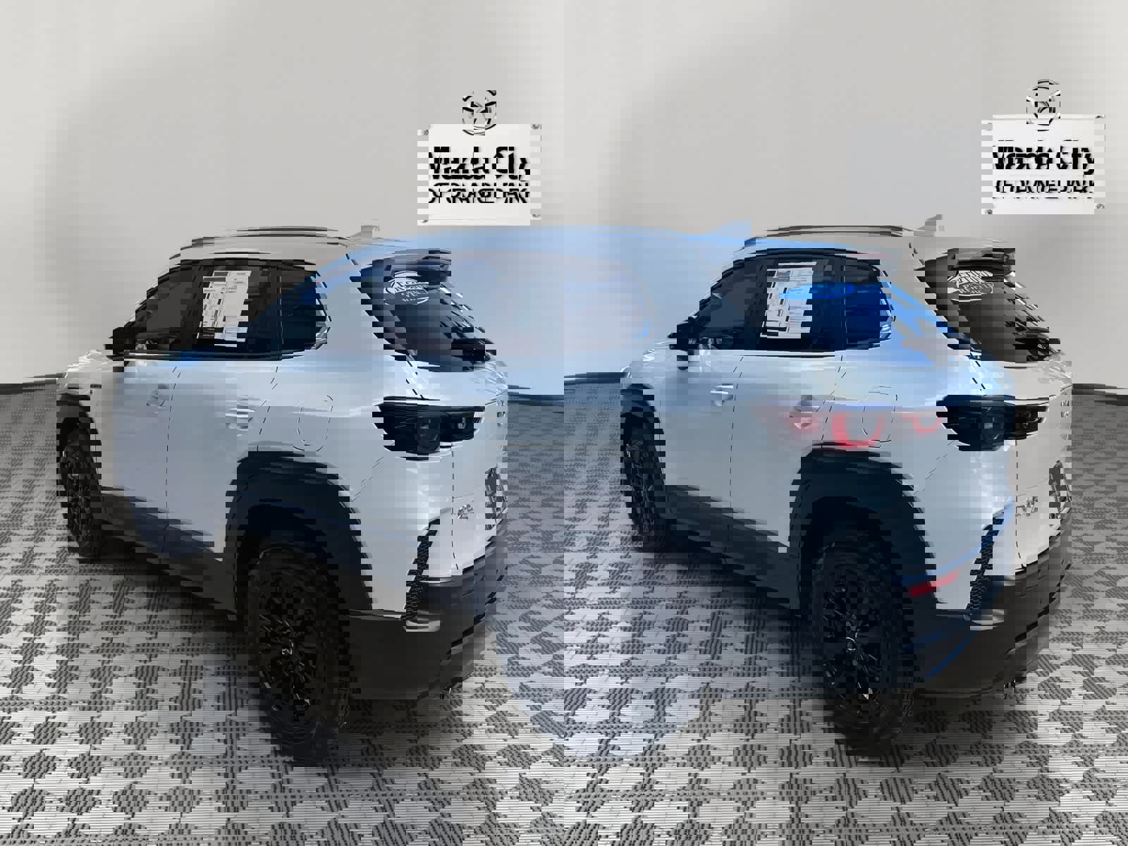 Certified 2025 MAZDA CX-50 2.5 Hybrid w/ Weather Package image 5