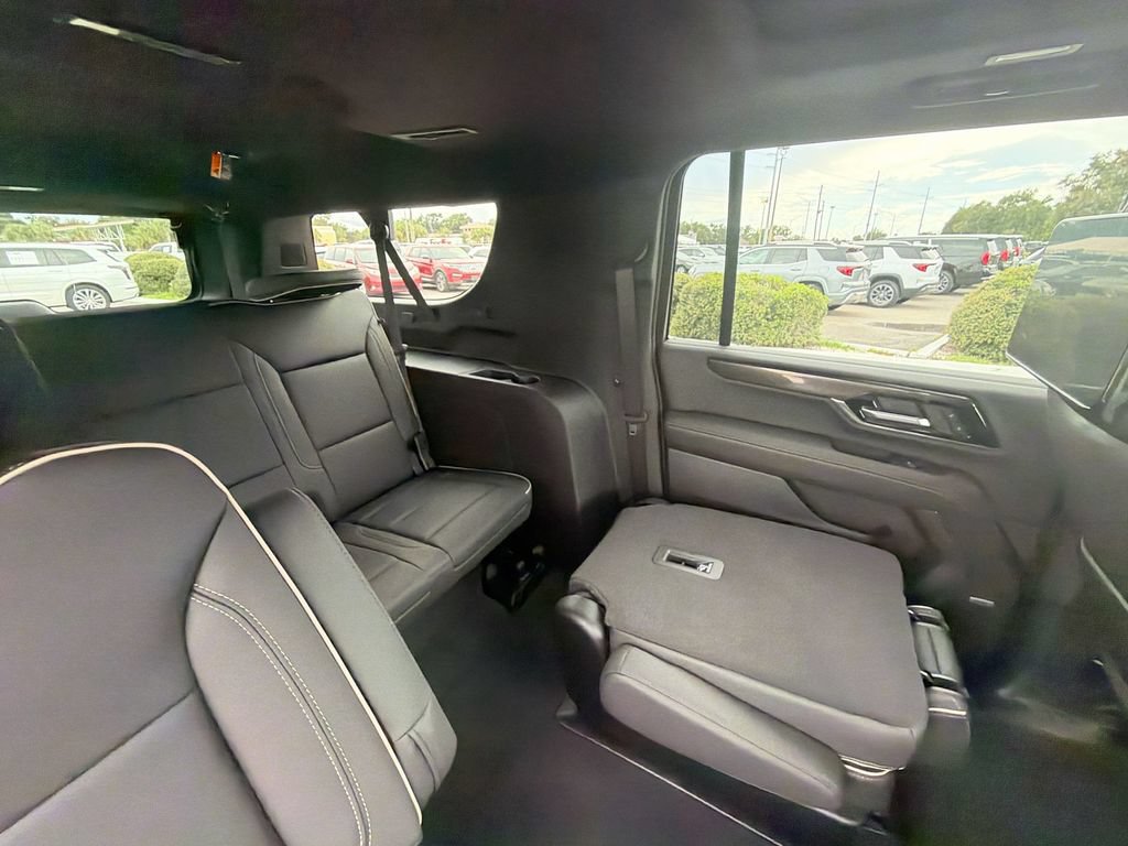 New 2026 GMC Yukon XL Elevation w/ Elevation Premium Package AWD/4WD image 14