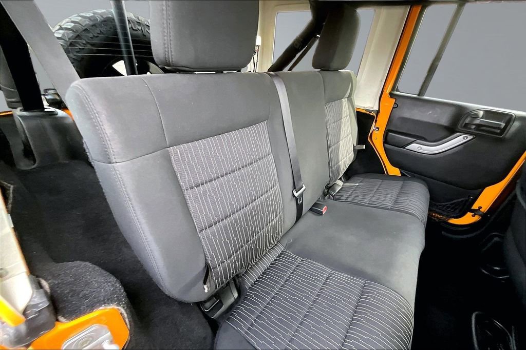 Used 2012 Jeep Wrangler Unlimited Rubicon w/ Dual Top Group image 27