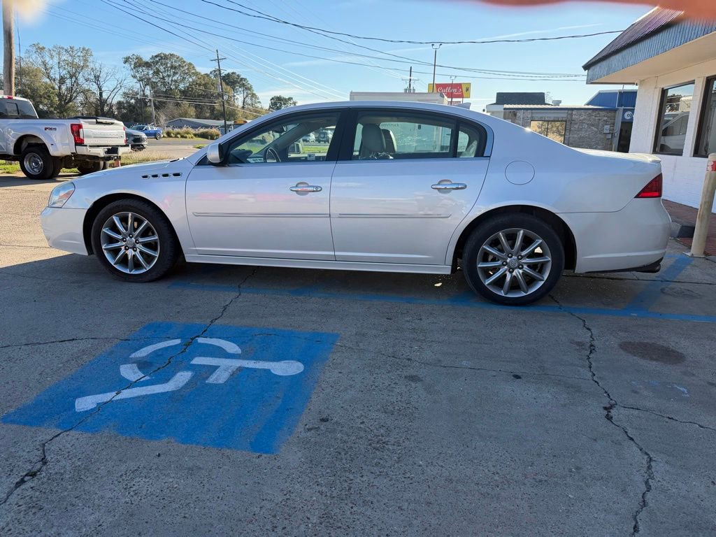 Used 2011 Buick Lucerne Super image 5