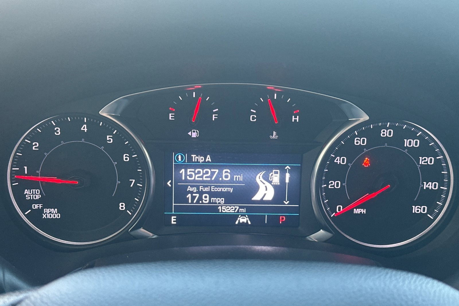 Used 2024 GMC Terrain SLE w/ Elevation Edition image 33