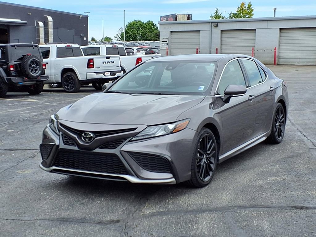 Used 2024 Toyota Camry XSE FWD image 2