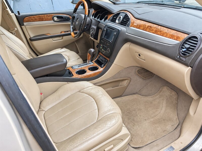 Used 2010 Buick Enclave CXL w/ Trailering Provision Package AWD/4WD image 10