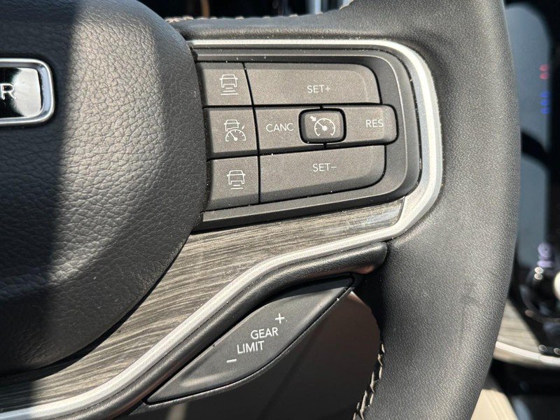 Used 2022 Jeep Wagoneer Series II w/ Premium Group I AWD/4WD image 19