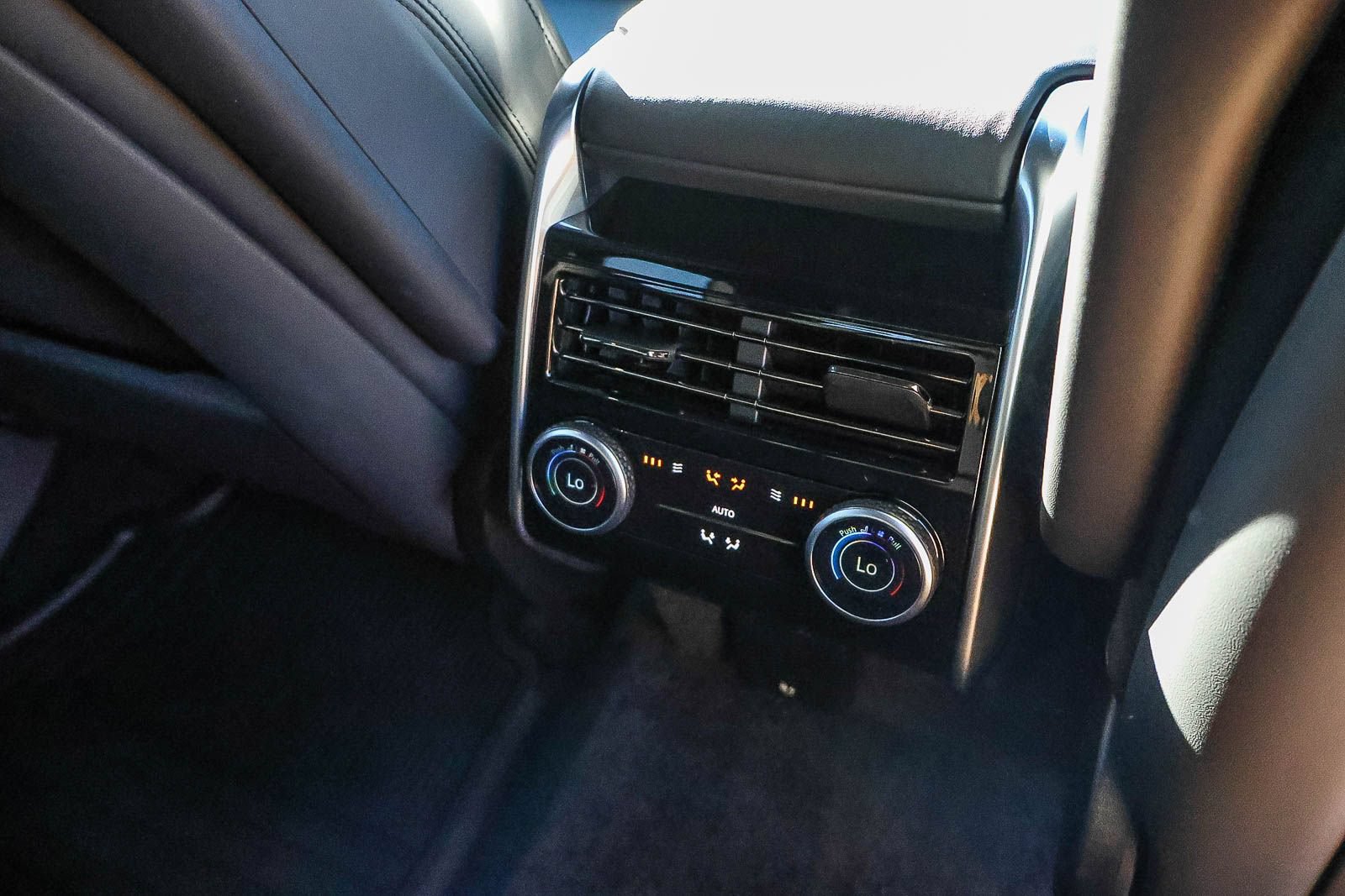 Certified 2024 Land Rover Range Rover SE AWD/4WD image 20