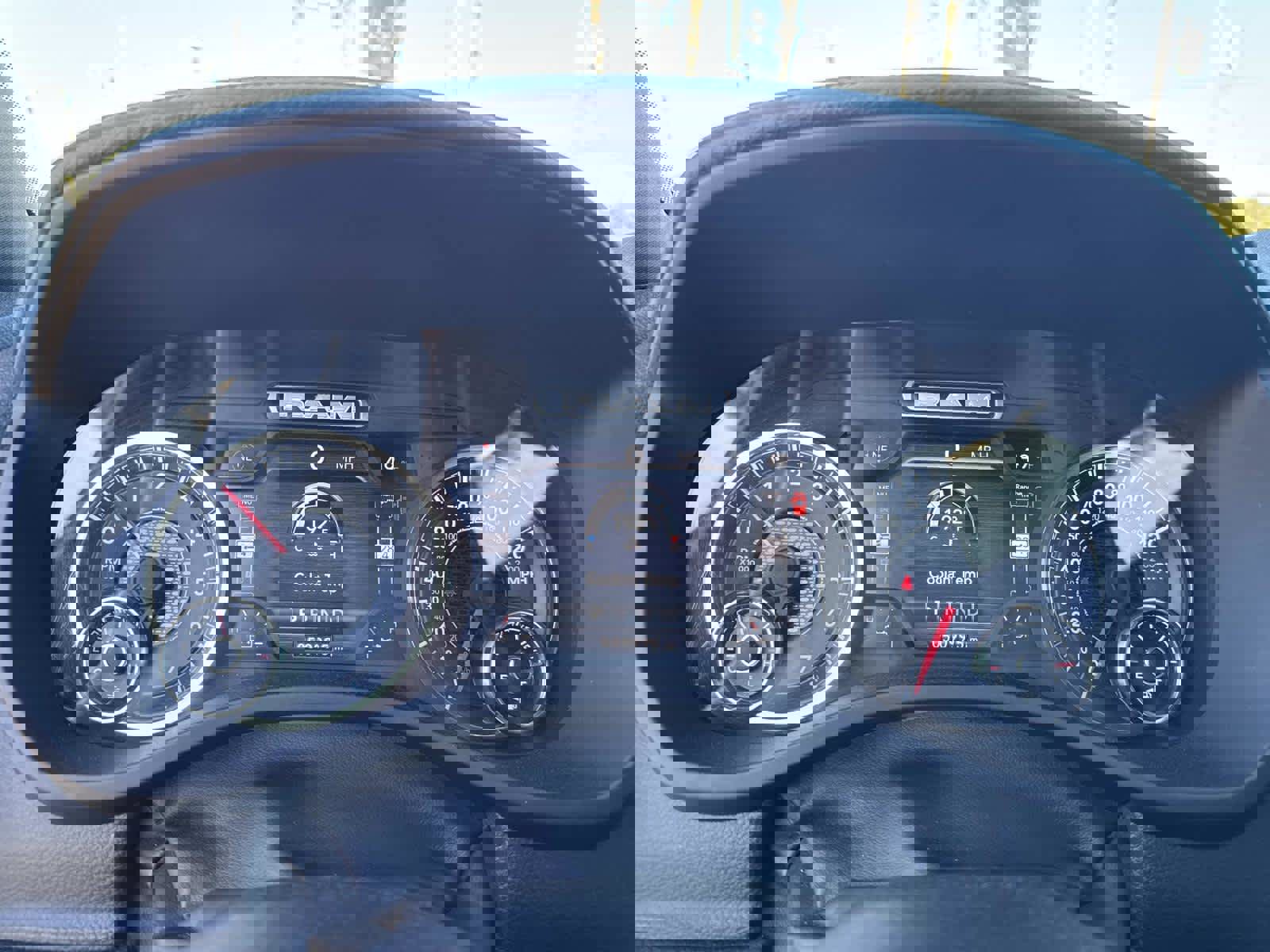 Used 2024 RAM 1500 Laramie image 28