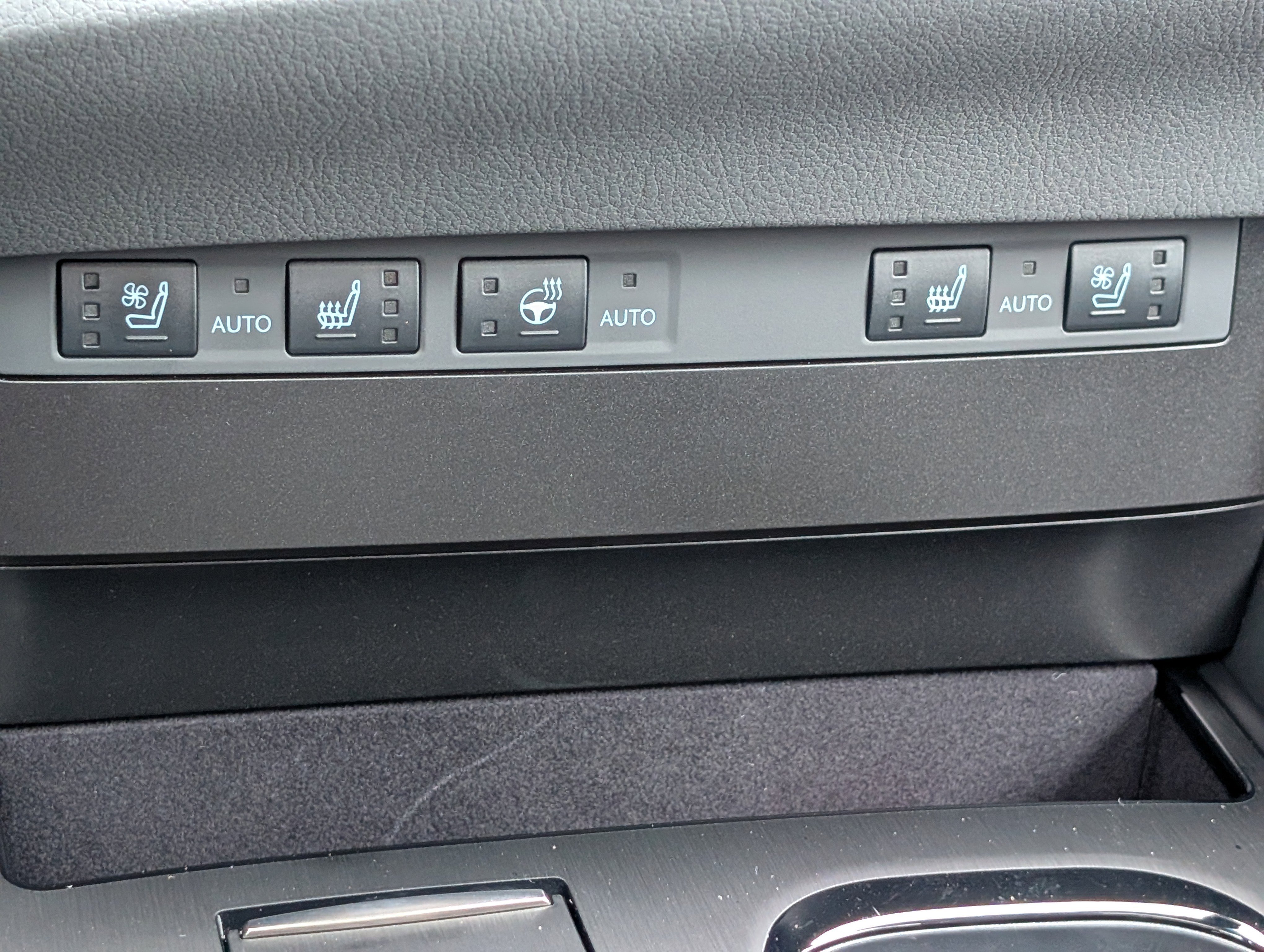 Certified 2025 Lexus ES 300h w/ Premium Package image 26