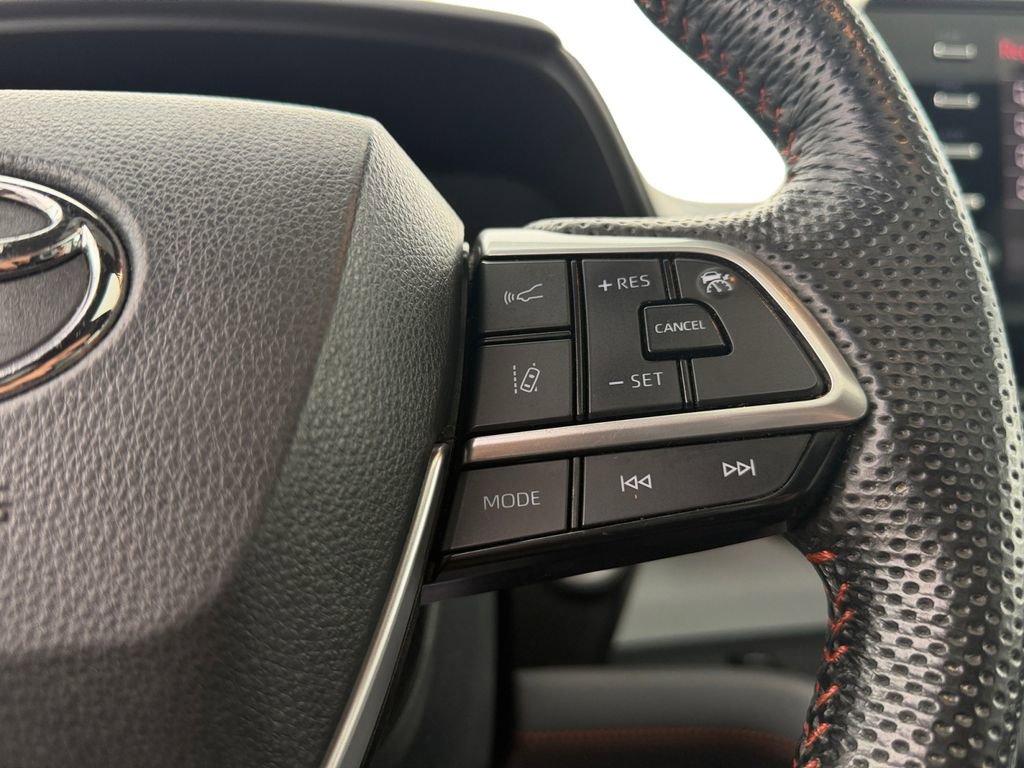 Used 2022 Toyota Sienna XSE image 15