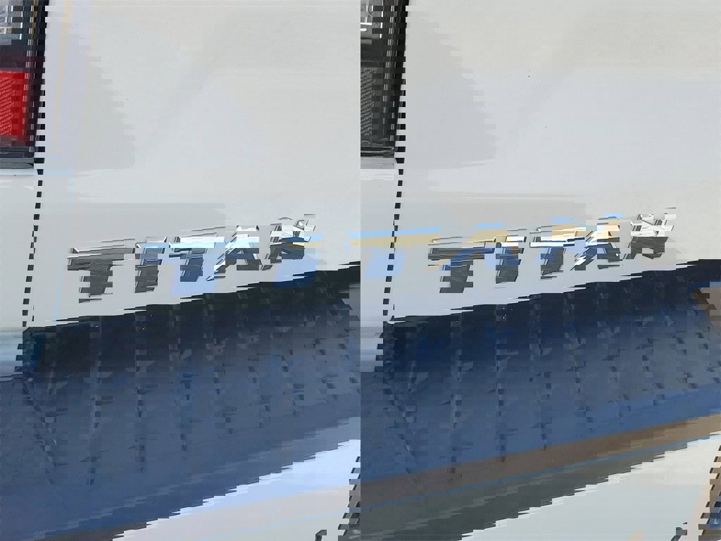 Used 2020 Nissan Titan SL w/ Moonroof Package image 30