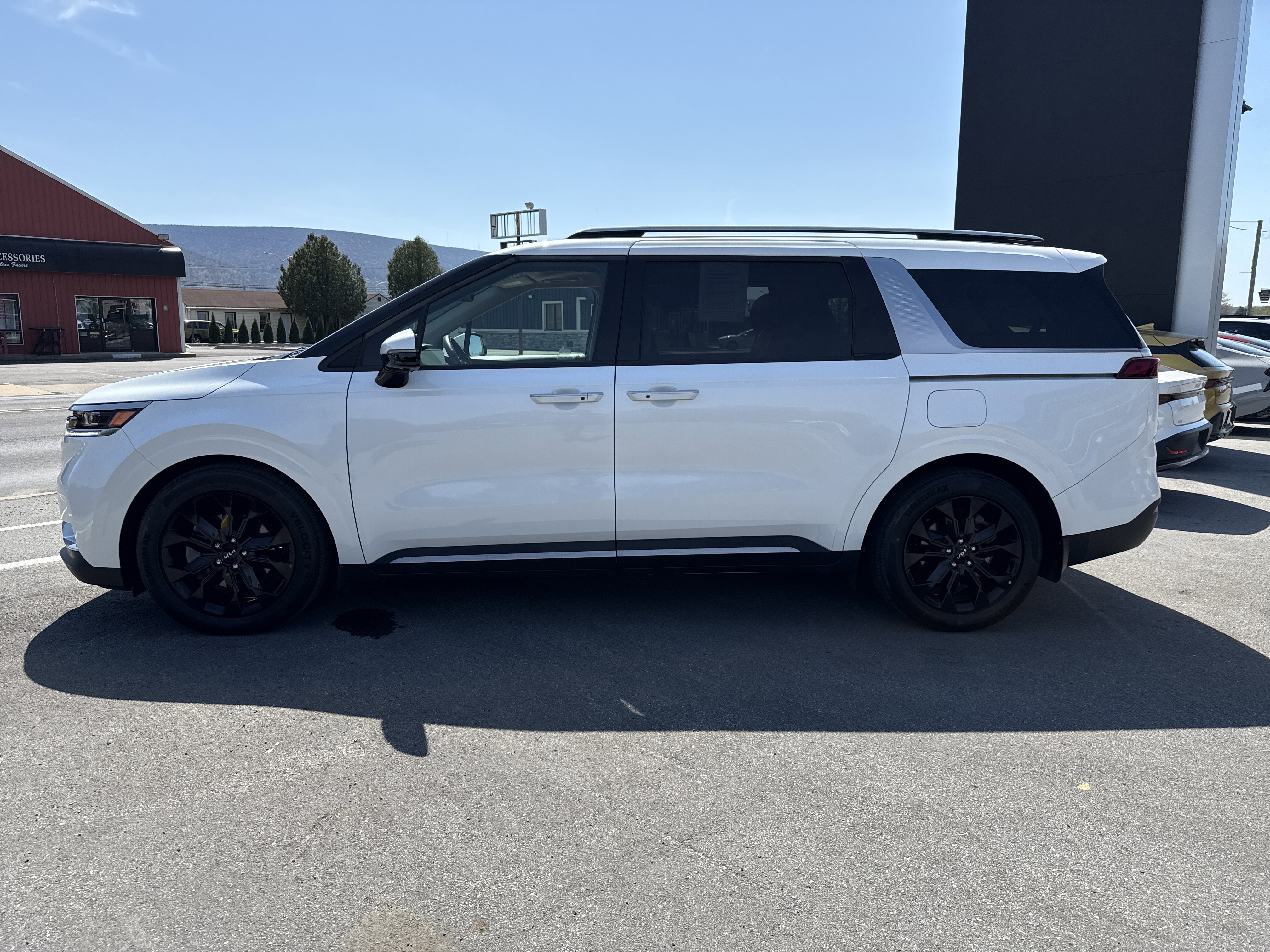 Used 2024 Kia Carnival SX Prestige FWD image 7