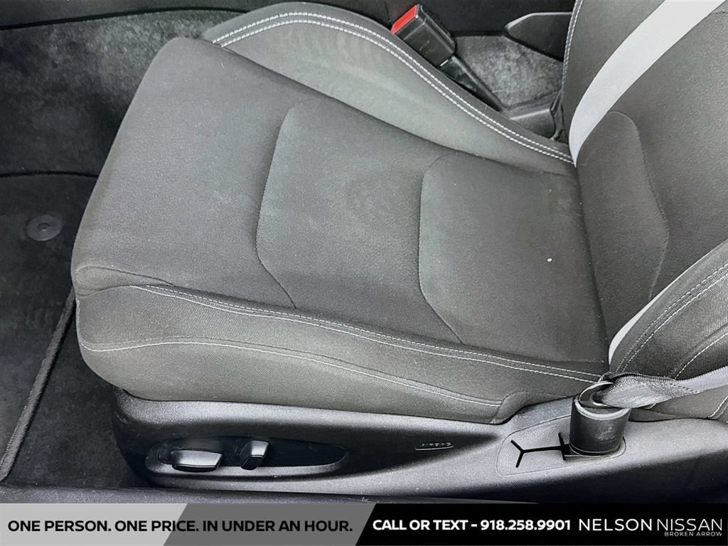 Used 2019 Chevrolet Camaro LT RWD image 18