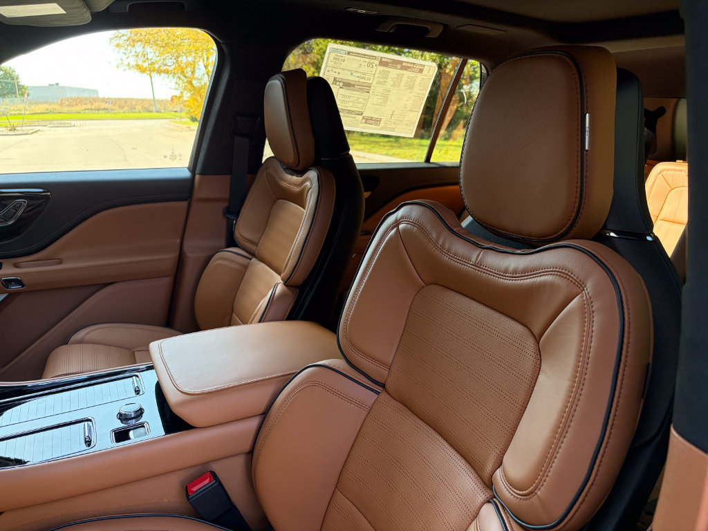 New 2027 Lincoln Aviator Black Label AWD/4WD image 11