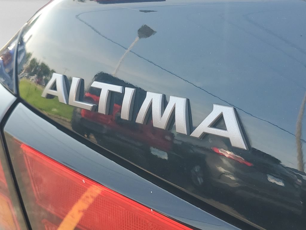 Used 2025 Nissan Altima 2.5 SV FWD image 11