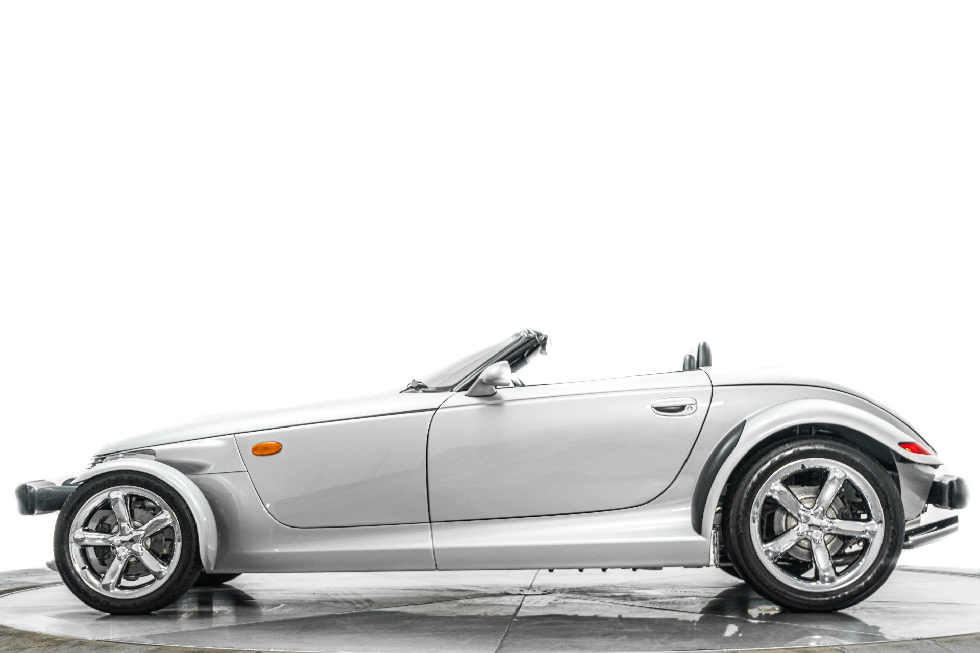 Used 2000 Plymouth Prowler image 6