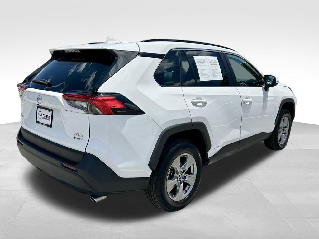 Used 2025 Toyota RAV4 XLE AWD/4WD image 5