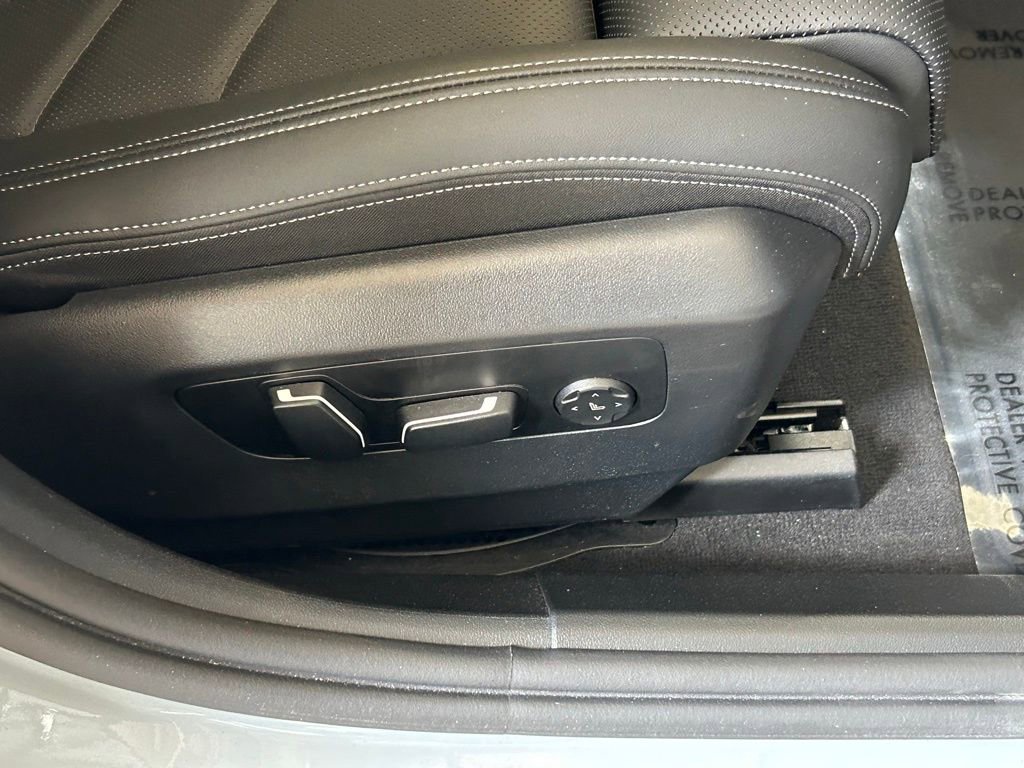 Used 2026 BMW 530i xDrive AWD/4WD image 38