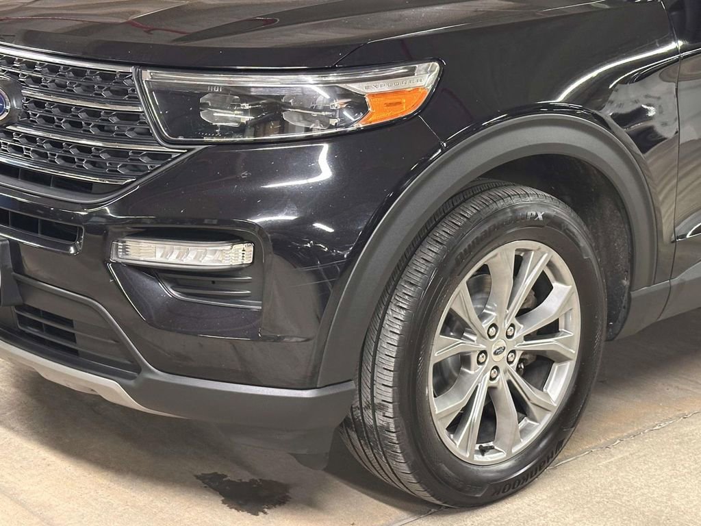 Used 2022 Ford Explorer XLT w/ Equipment Group 202A AWD/4WD image 10