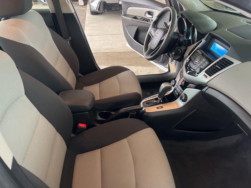 Used 2015 Chevrolet Cruze LS FWD image 19
