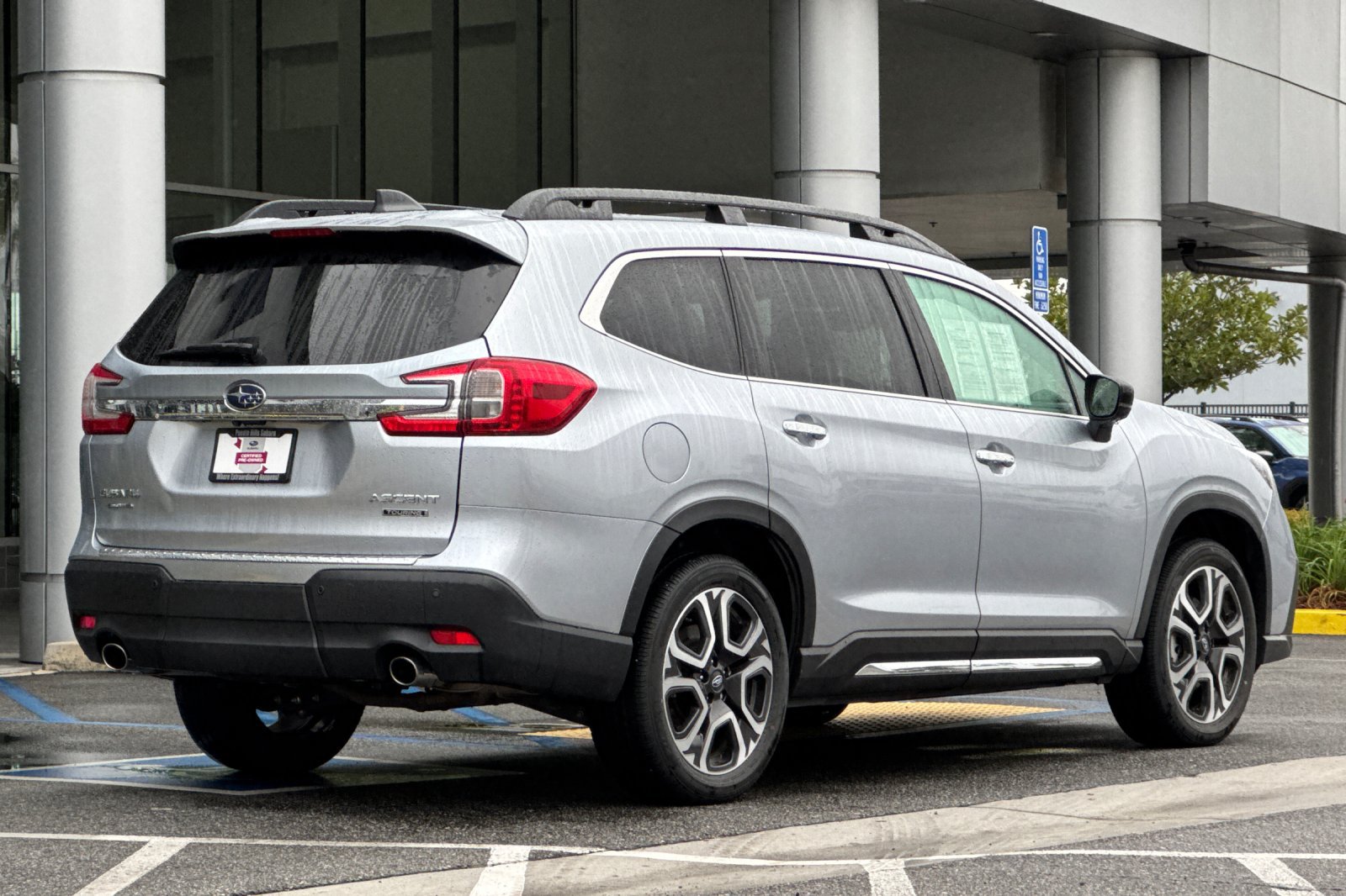 Used 2025 Subaru Ascent Touring w/ Popular Package #2 AWD/4WD image 4