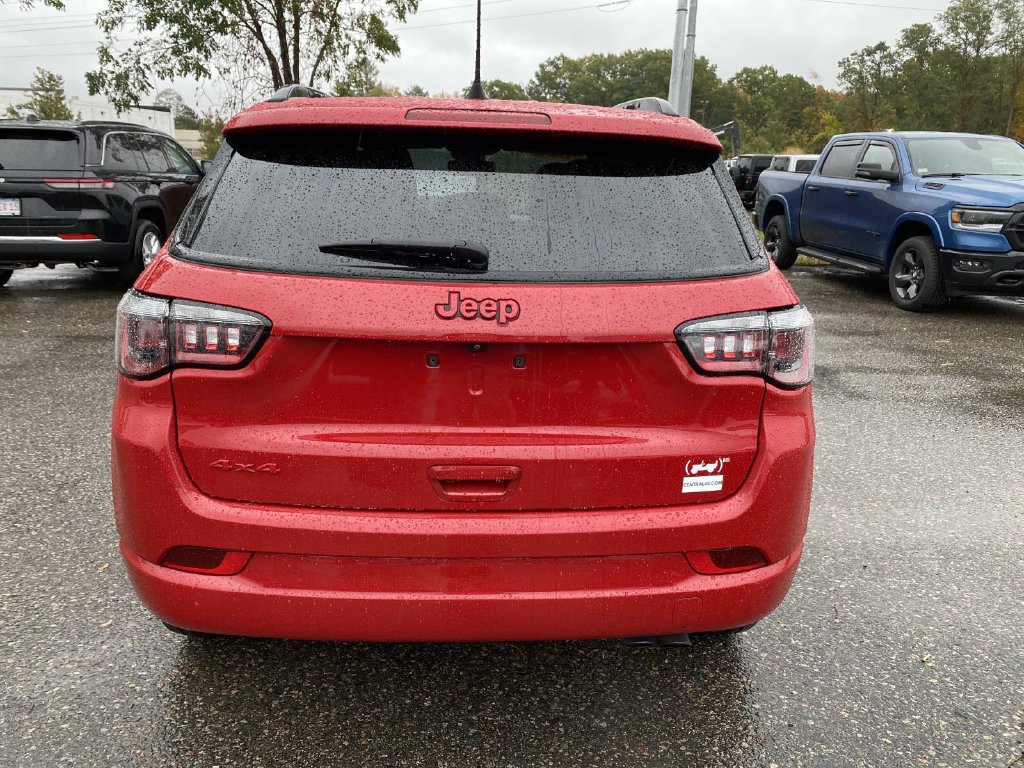 Certified 2022 Jeep Compass Limited AWD/4WD image 4