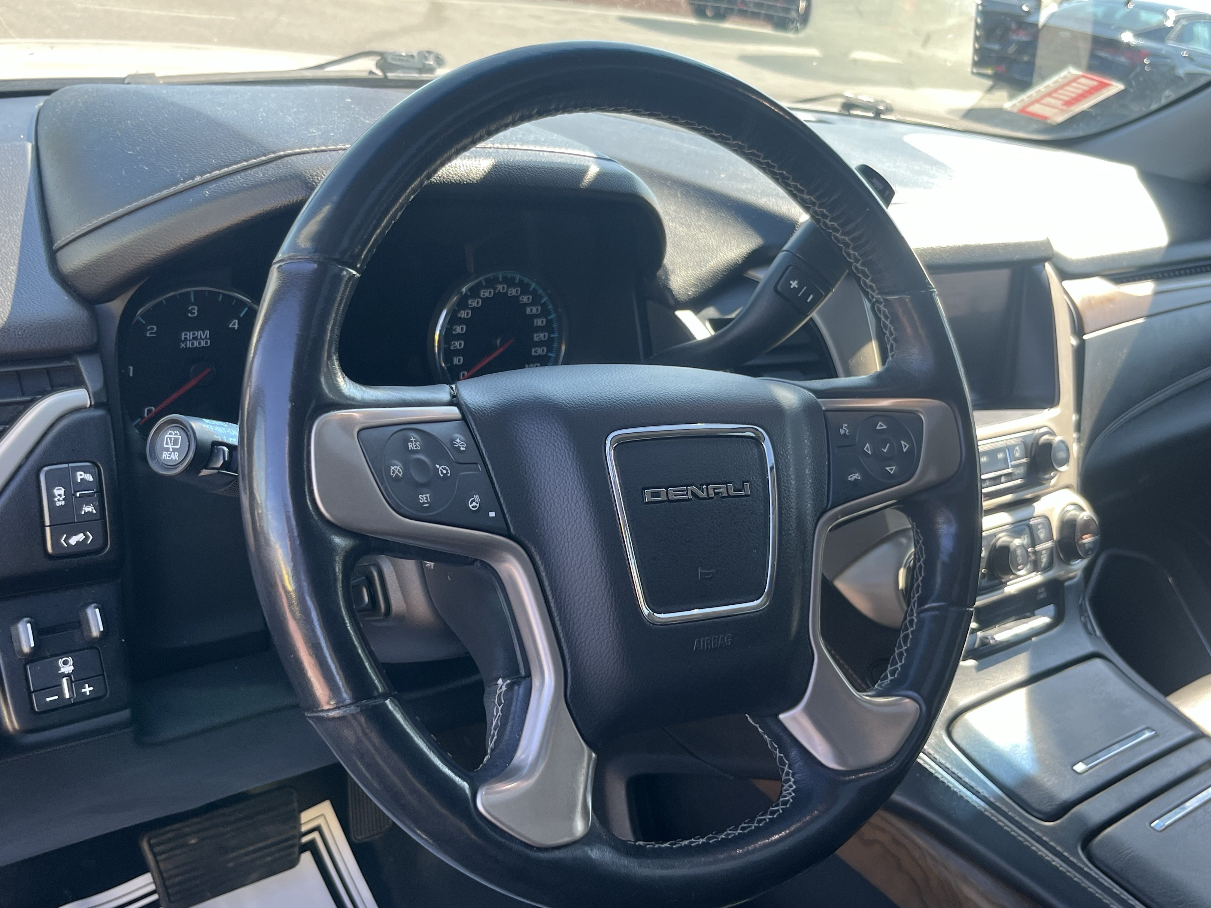 Used 2019 GMC Yukon XL Denali w/ Open Road Package AWD/4WD image 25