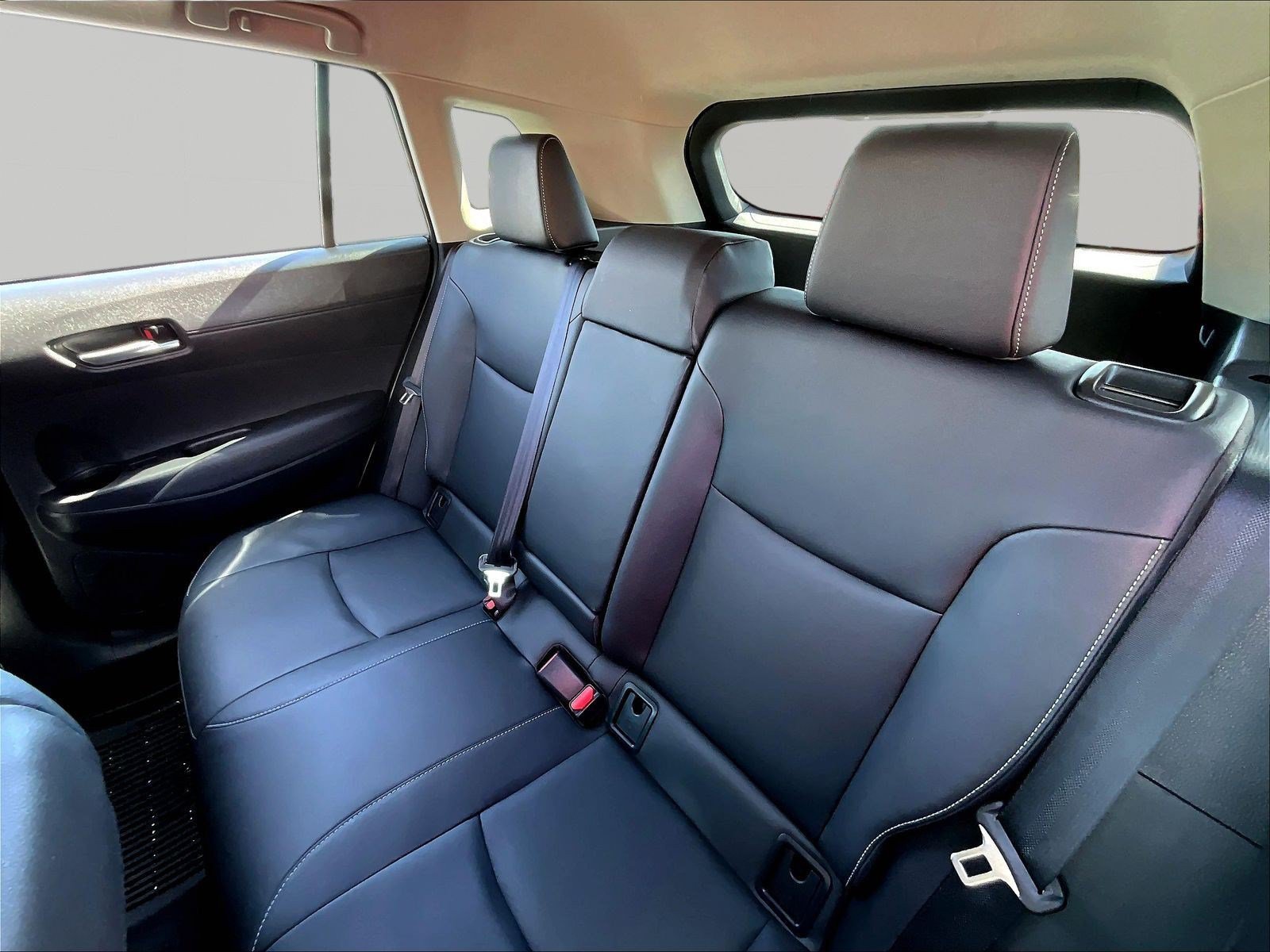 Used 2024 Toyota Corolla Cross XLE w/ Convenience Package AWD/4WD image 21
