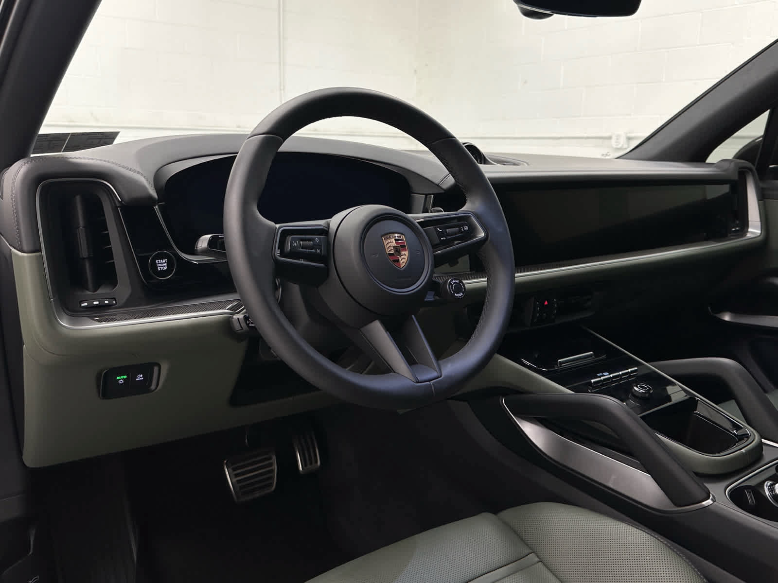 Used 2025 Porsche Cayenne S AWD/4WD image 10