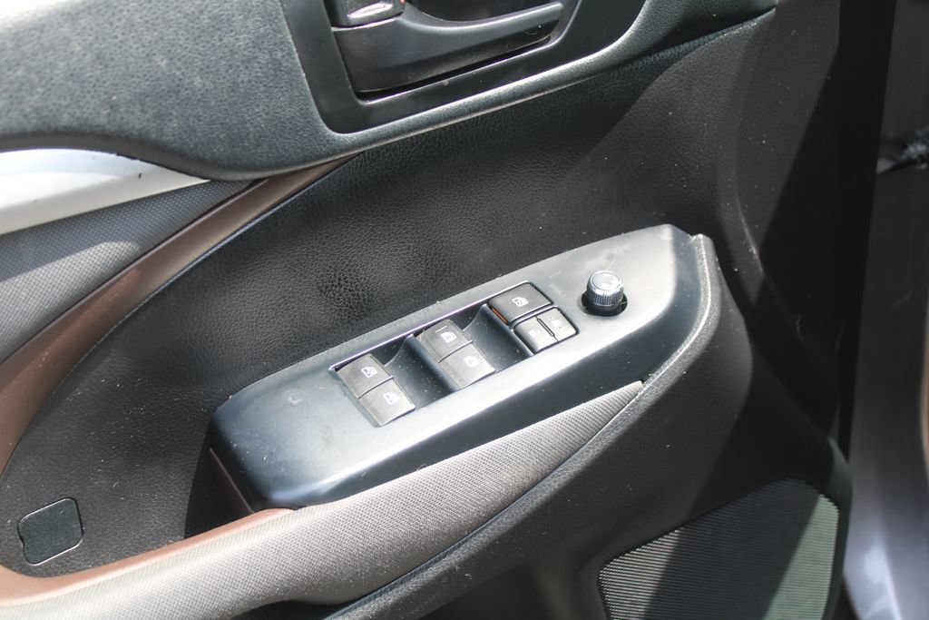 Used 2019 Toyota Highlander LE FWD image 18