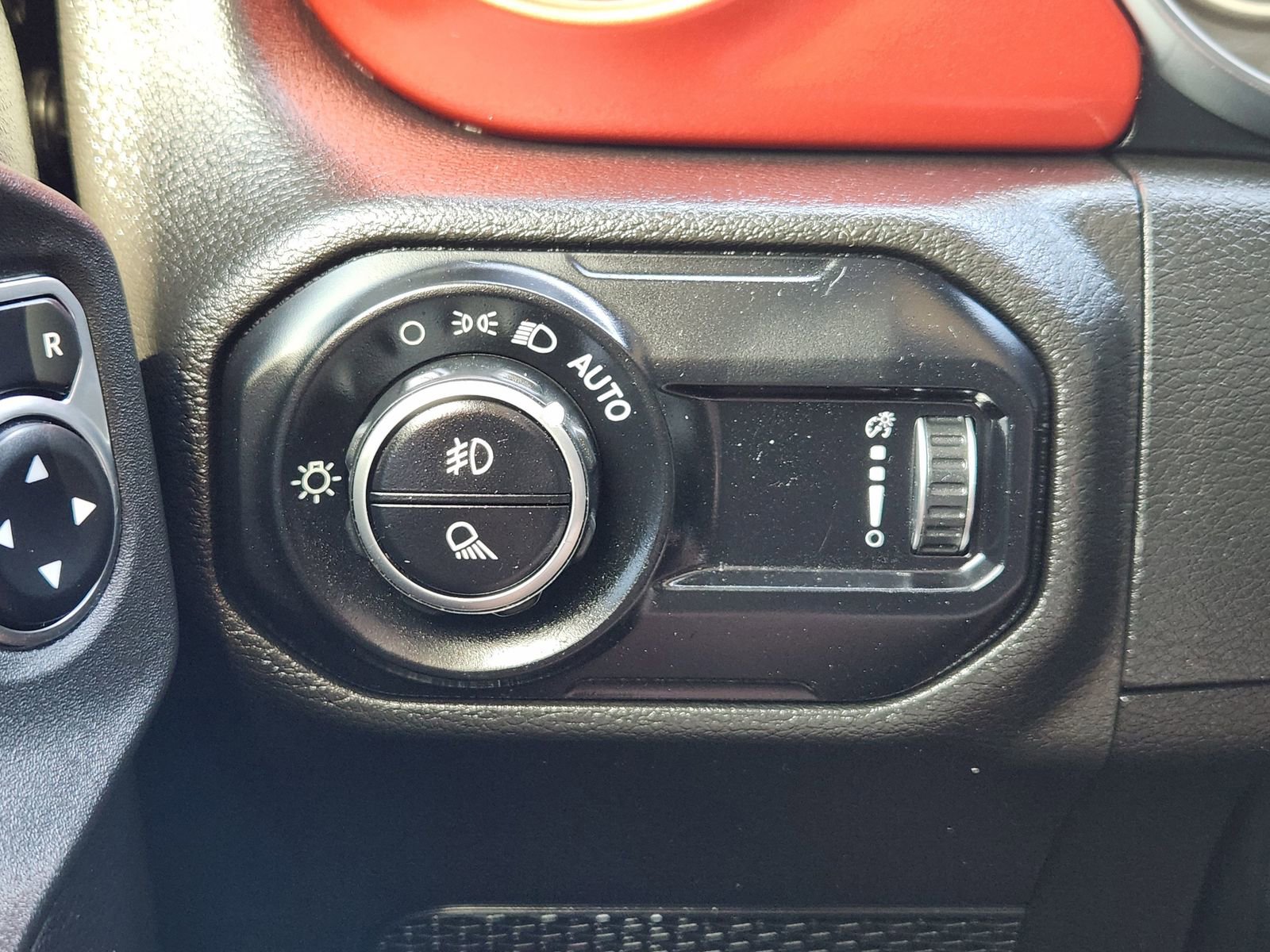 Used 2023 Jeep Gladiator Rubicon w/ Cold Weather Group image 31