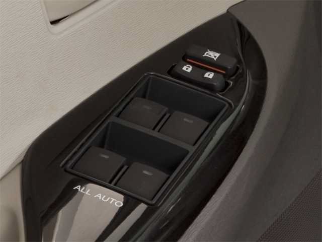 Used 2012 Toyota Sienna XLE AWD/4WD image 14