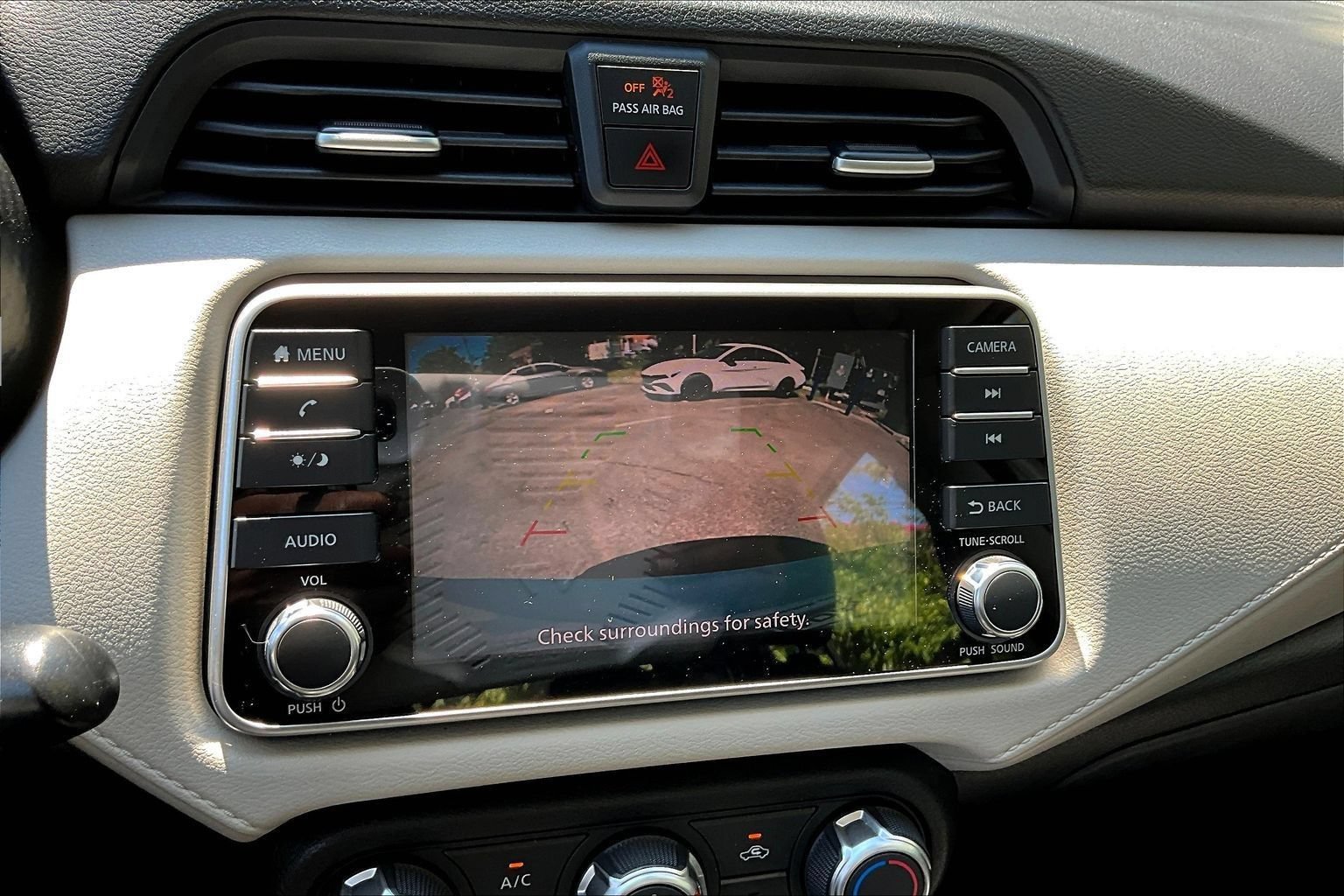 Used 2022 Nissan Versa SV FWD image 12