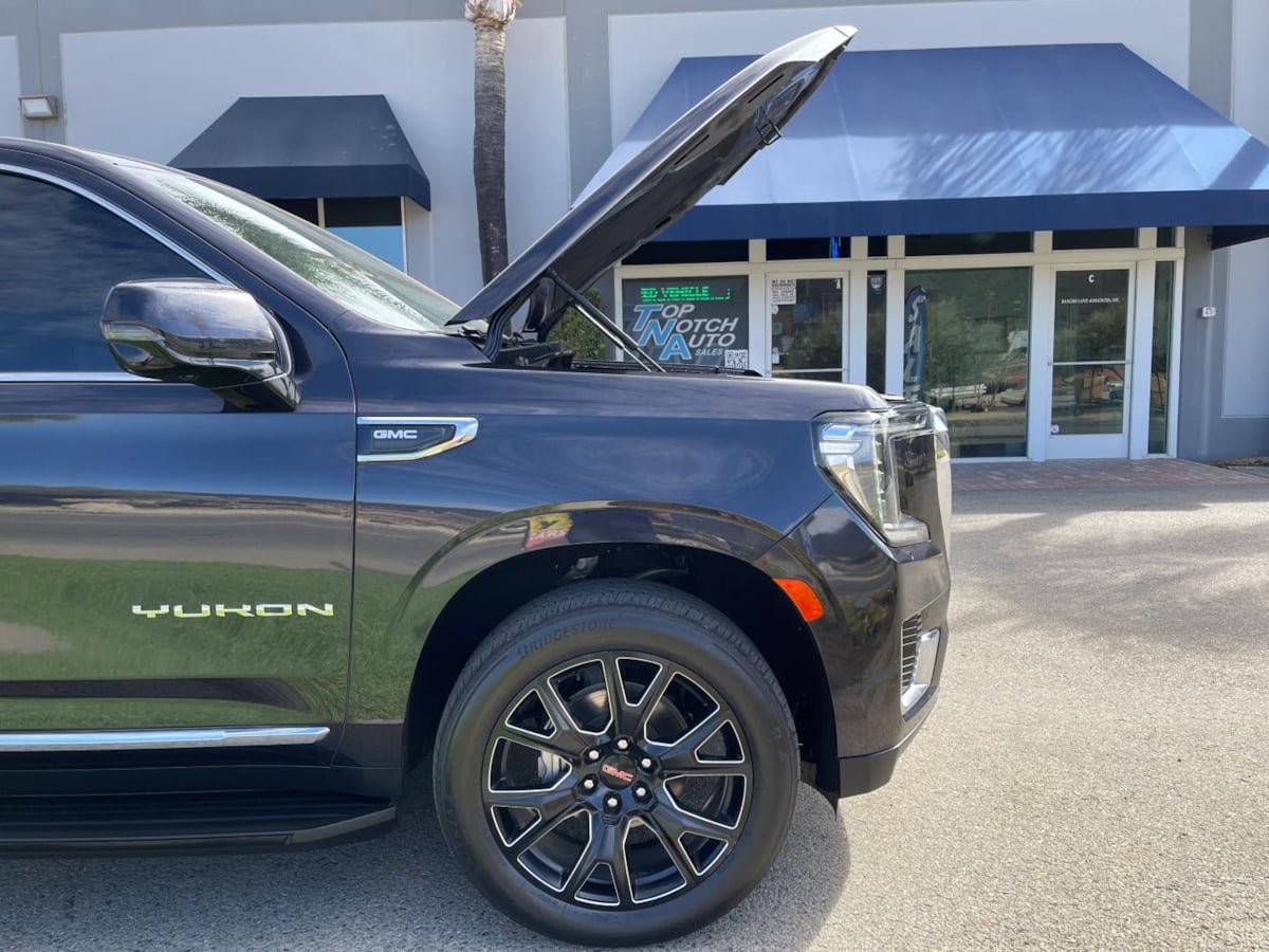 Used 2024 GMC Yukon SLT w/ SLT Premium Package AWD/4WD image 36