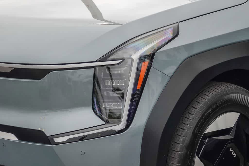 Certified 2024 Kia EV9 Wind AWD/4WD image 8