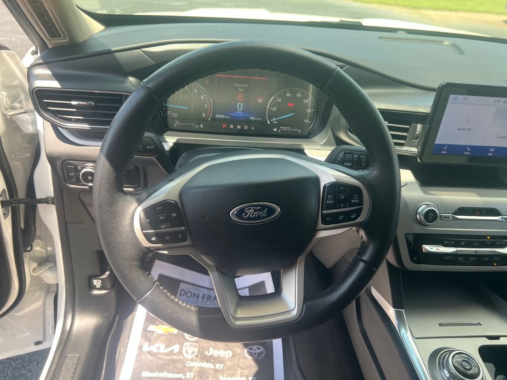 Used 2023 Ford Explorer XLT w/ Equipment Group 202A AWD/4WD image 14