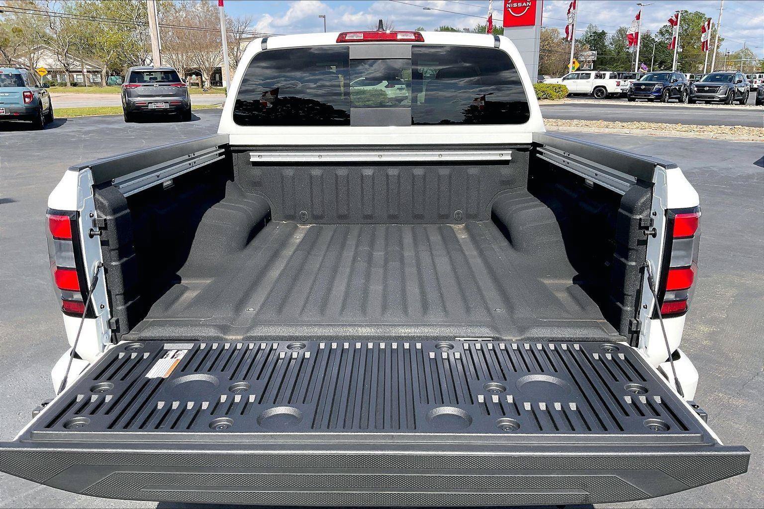 Certified 2025 Nissan Frontier SV w/ SV Convenience Package RWD image 20