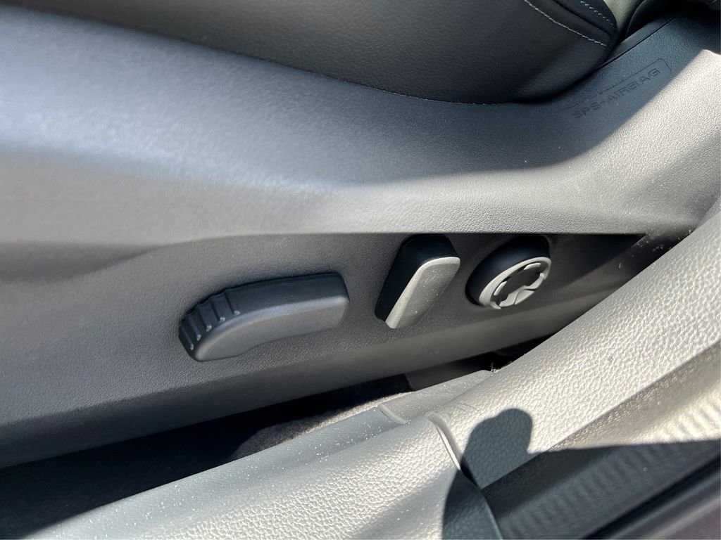 Certified 2025 Subaru Outback Limited image 37