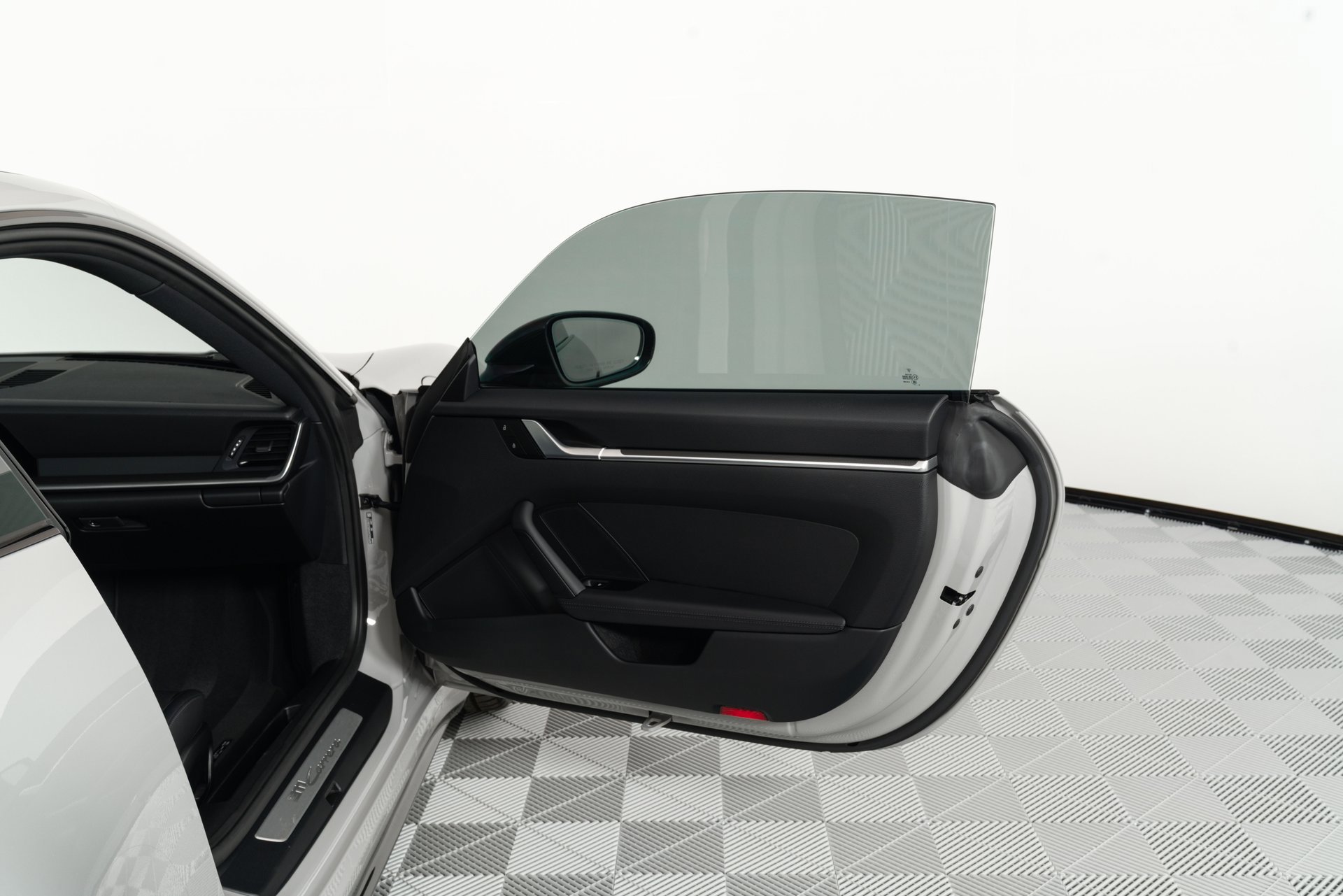 Used 2024 Porsche 911 Carrera image 14
