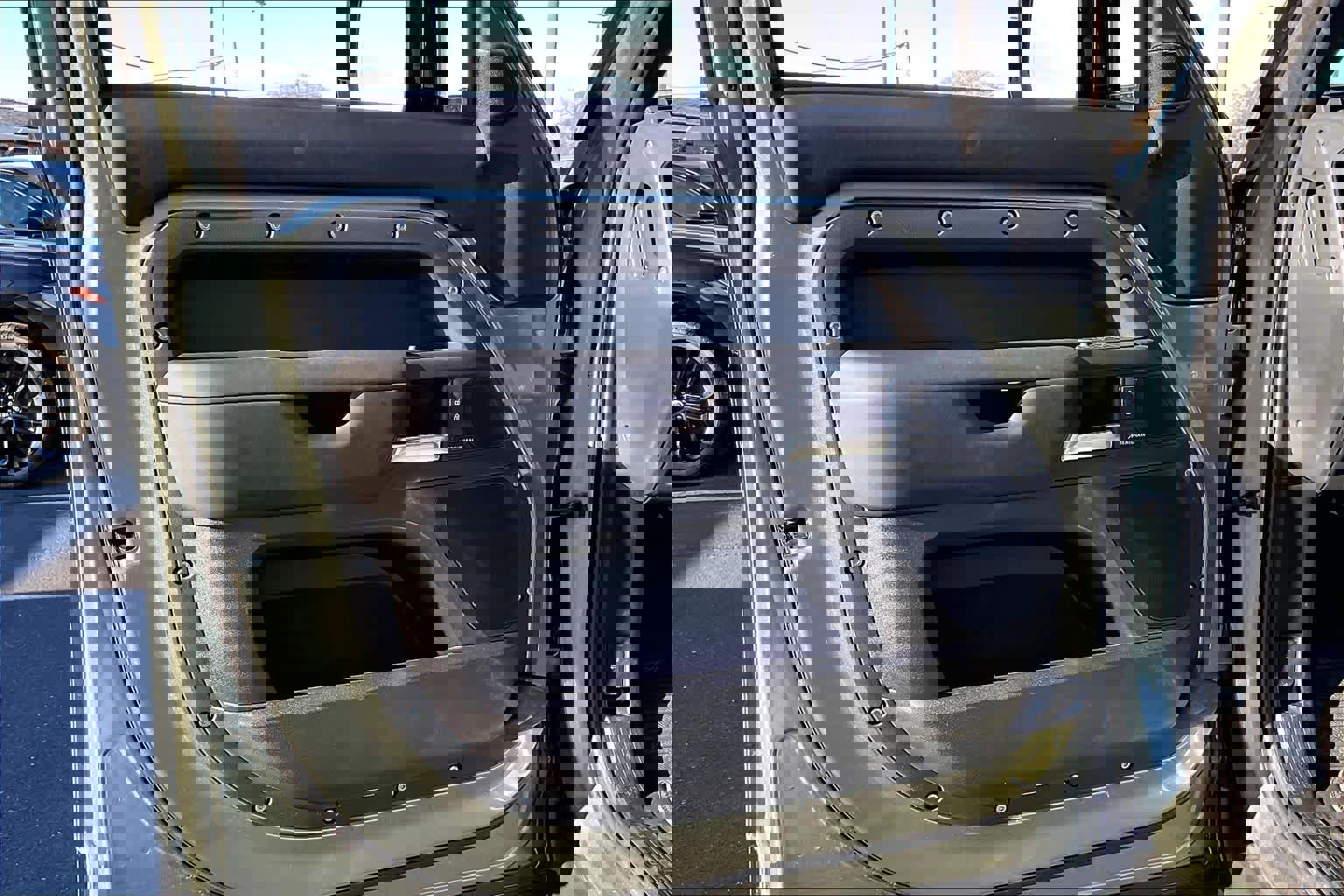 Used 2025 Land Rover Defender 110 S image 24