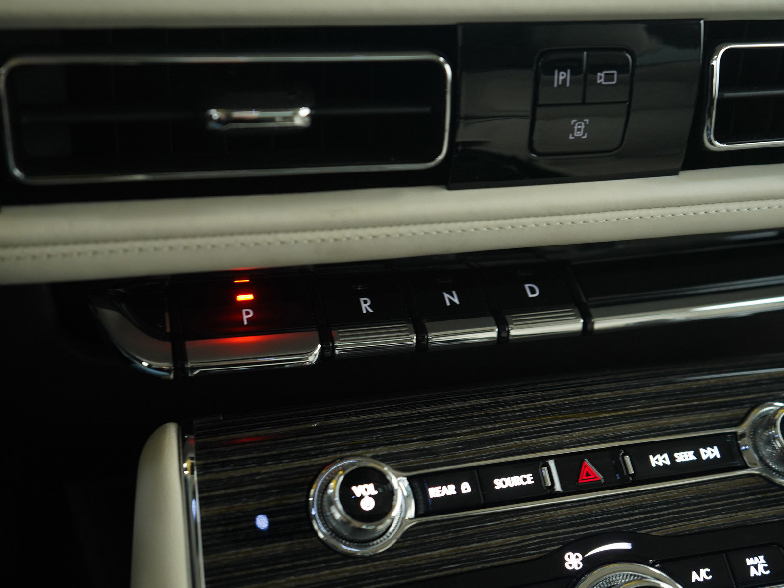 Used 2024 Lincoln Aviator Black Label image 26