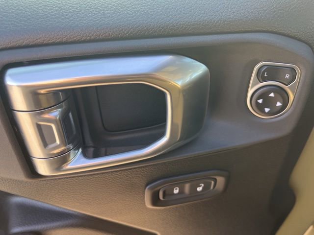 Used 2025 Jeep Wrangler Willys 4xe image 11