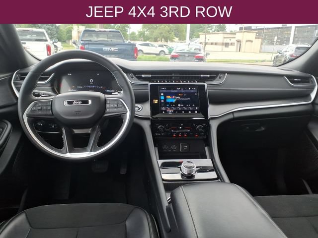 Used 2024 Jeep Grand Cherokee L Altitude AWD/4WD image 12