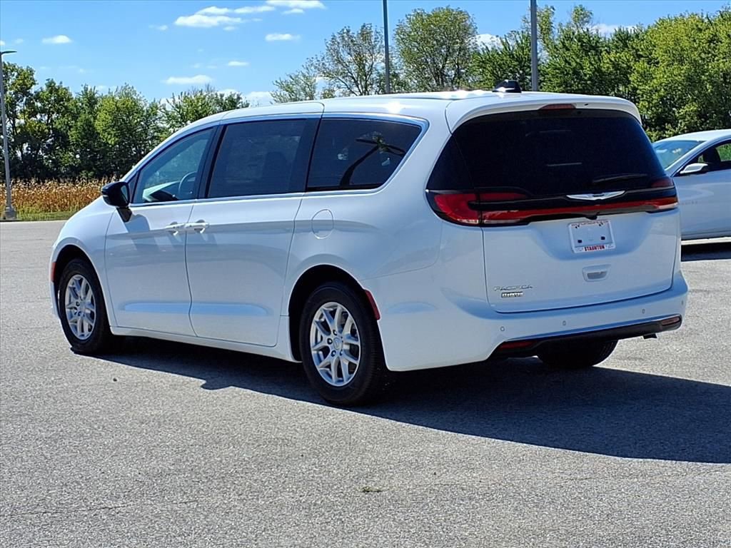 New 2026 Chrysler Pacifica Select image 29