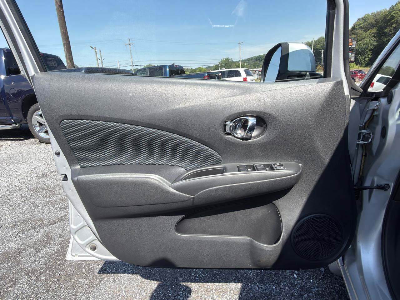 Used 2014 Nissan Versa Note SV FWD image 17
