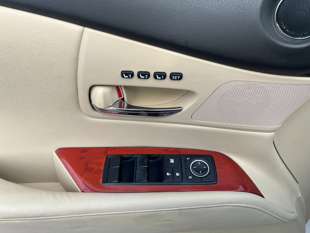 Used 2011 Lexus RX 350 AWD image 21