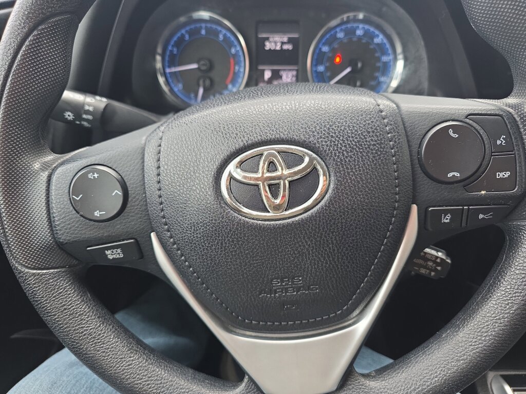 Used 2017 Toyota Corolla LE image 8