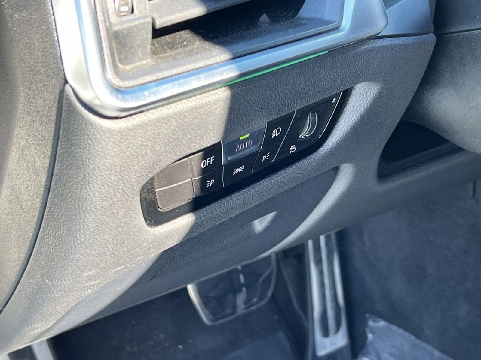 Used 2023 BMW M4 xDrive Competition w/ Executive Package image 23